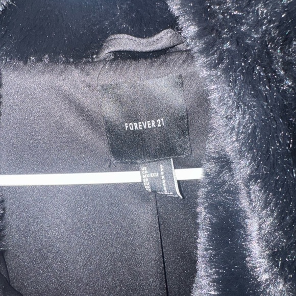 Forever 21 Black Teddy Jacket - Picture 3 of 3